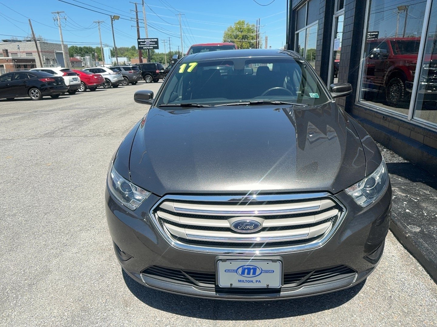 Used 2017 Ford Taurus SEL FWD image 3