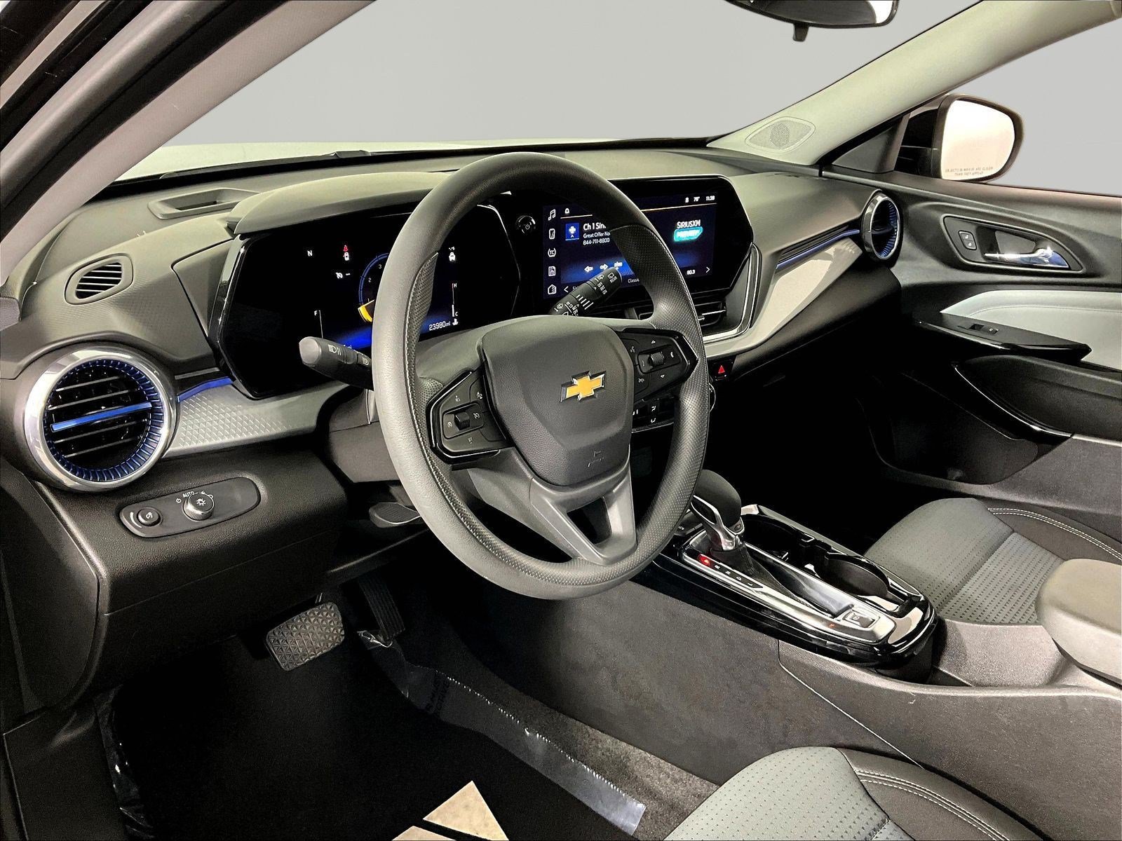 Used 2026 Chevrolet Trax LT FWD image 17