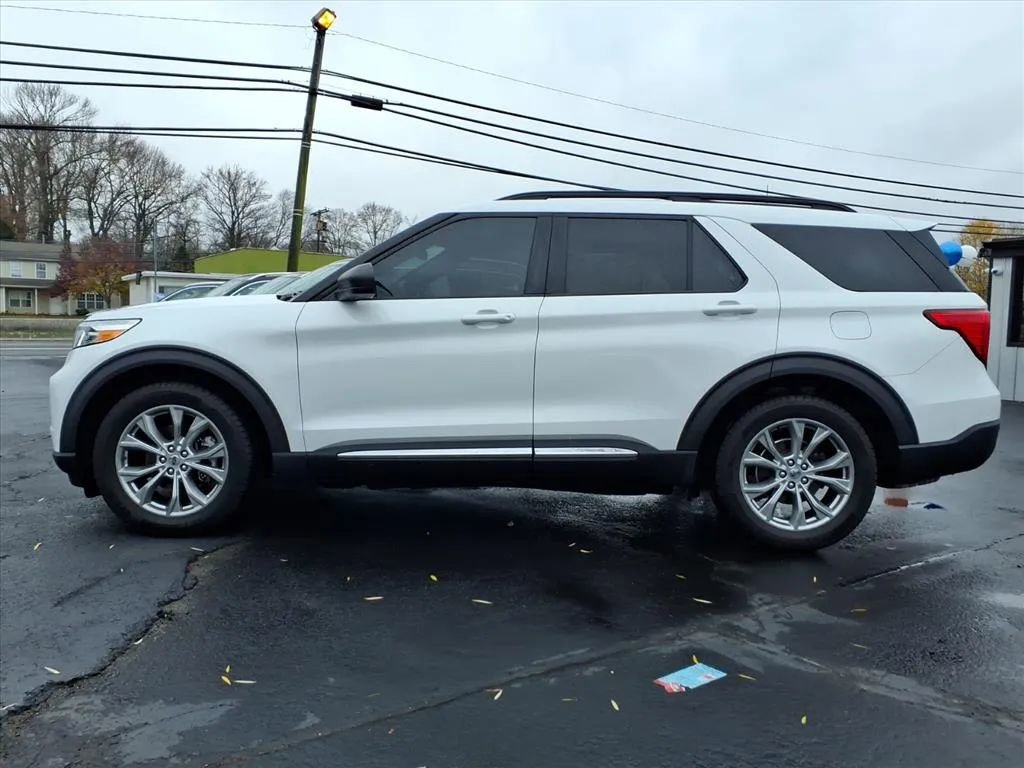 Used 2020 Ford Explorer XLT w/ Equipment Group 202A image 6