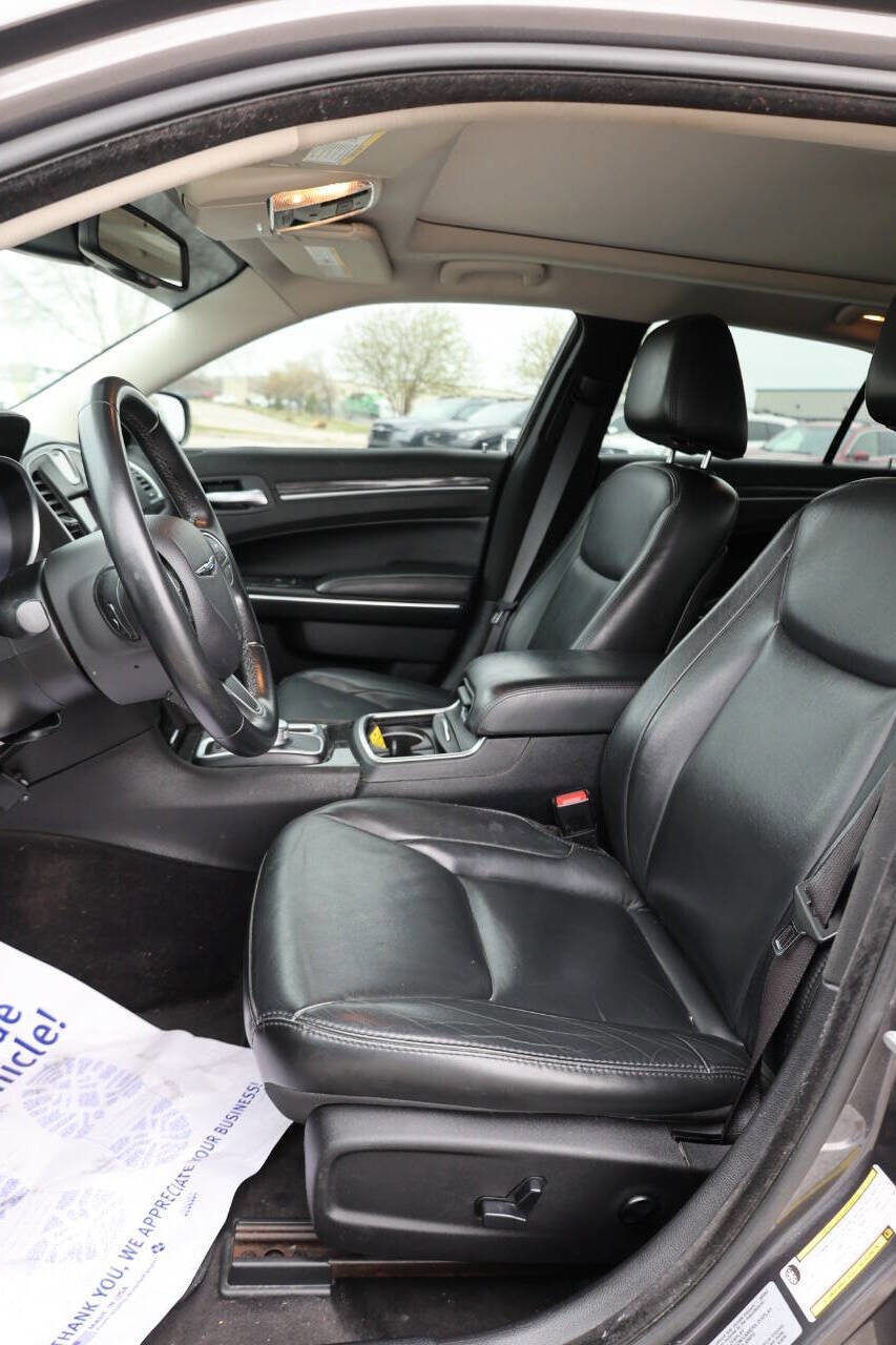 Used 2017 Chrysler 300 Limited w/ Value Package image 13