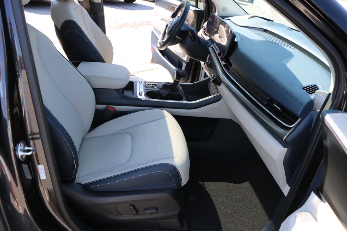 Used 2025 Kia Carnival SX Prestige FWD image 31