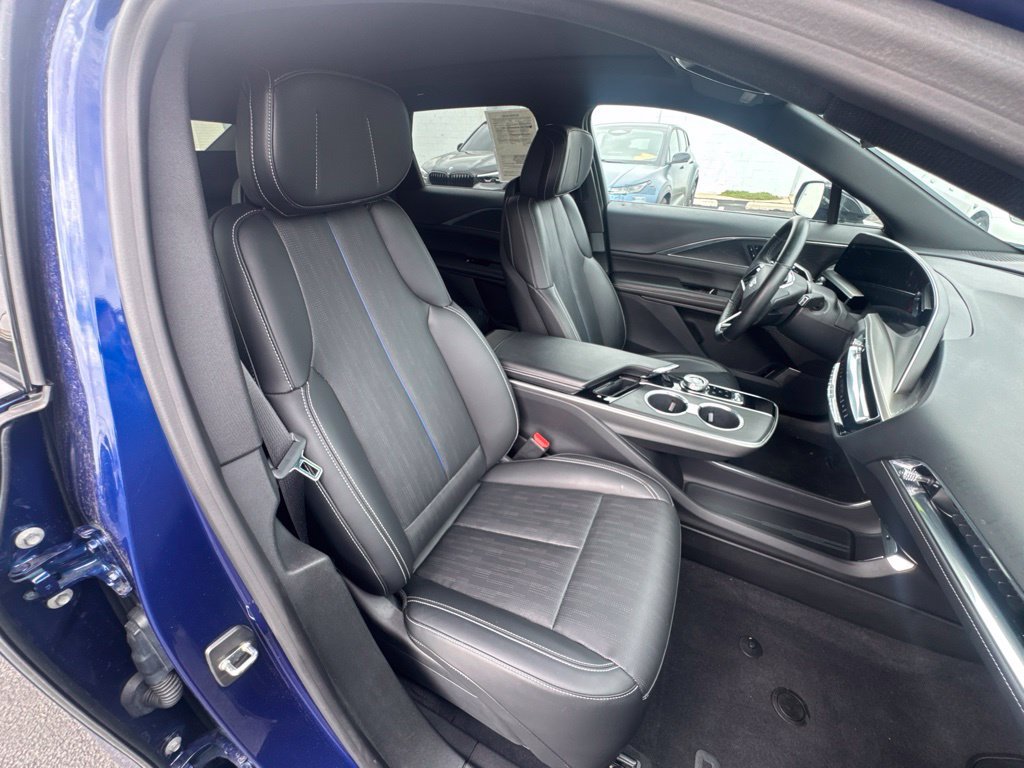 Used 2024 Cadillac Lyriq Luxury RWD image 25