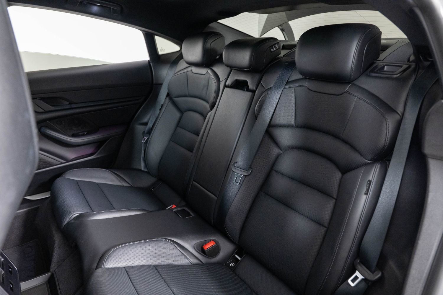 Used 2021 Porsche Taycan 4S image 18