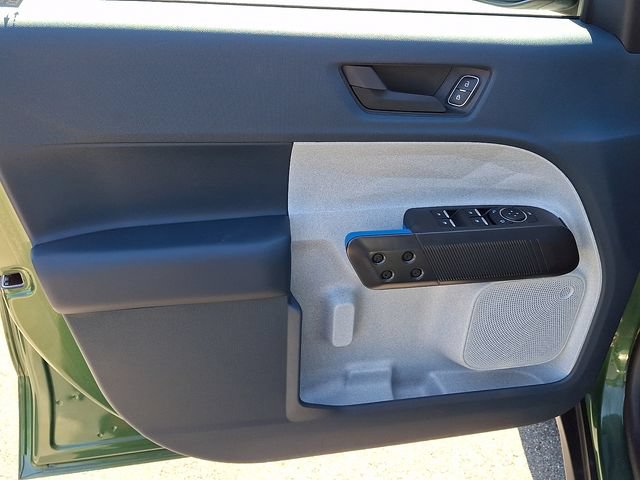 Certified 2025 Ford Maverick XLT w/ Equipment Group 302A AWD/4WD image 9