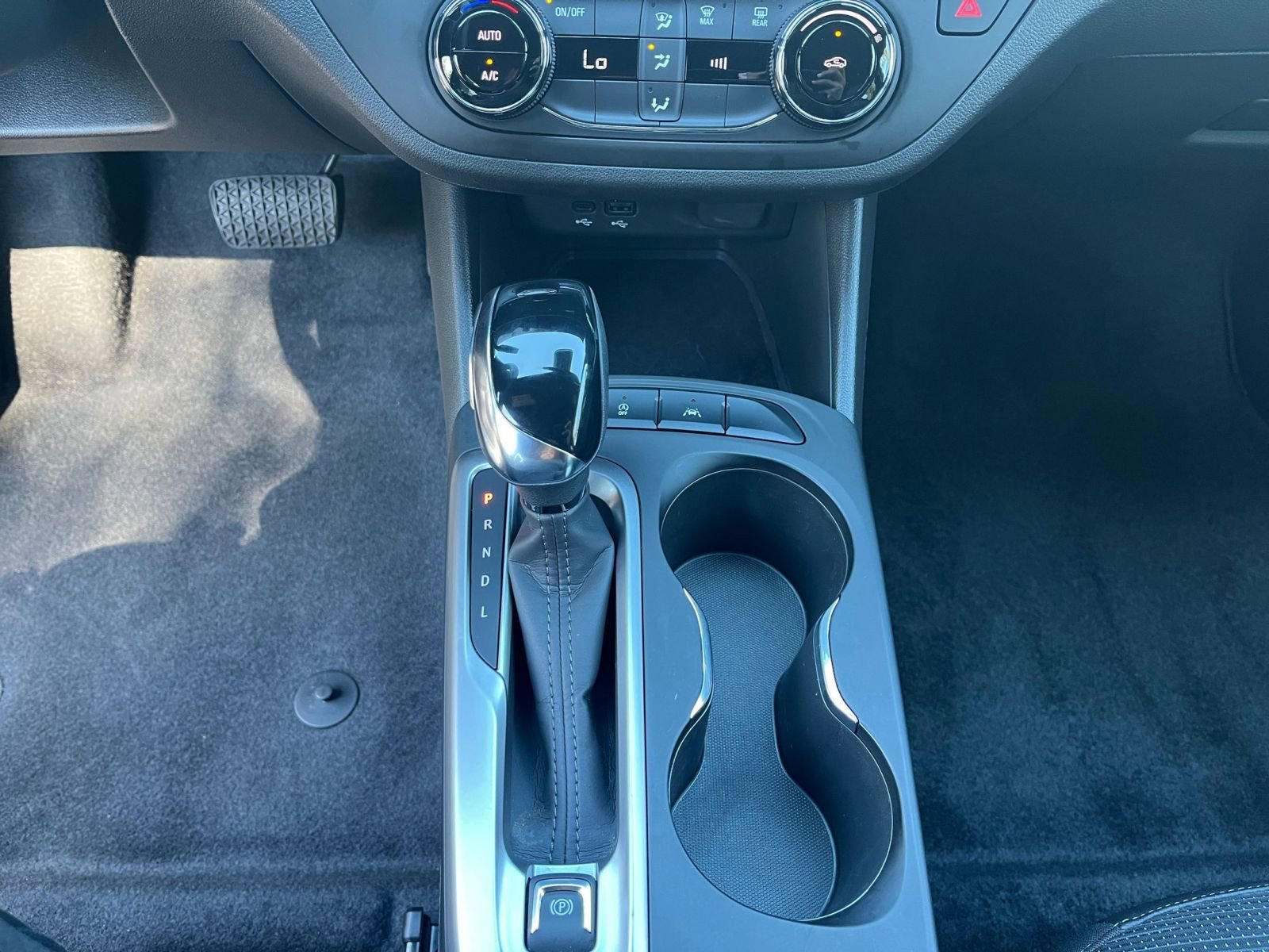 Used 2025 Buick Envista Preferred image 39