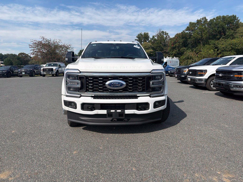Used 2025 Ford F450 Platinum AWD/4WD image 2