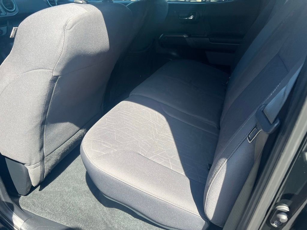 Used 2018 Toyota Tacoma TRD Sport w/ Technology Package image 15