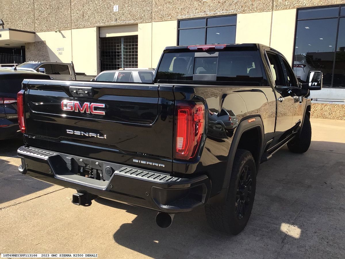 Used 2023 GMC Sierra 2500 Denali w/ Denali Black Diamond Edition image 5