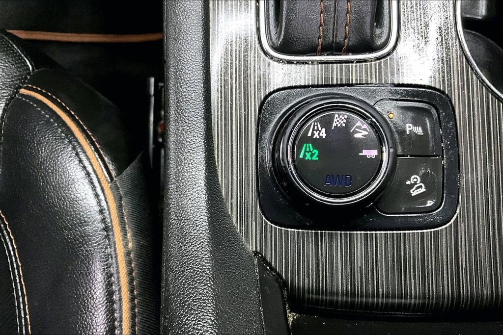 Used 2019 GMC Acadia SLT image 16