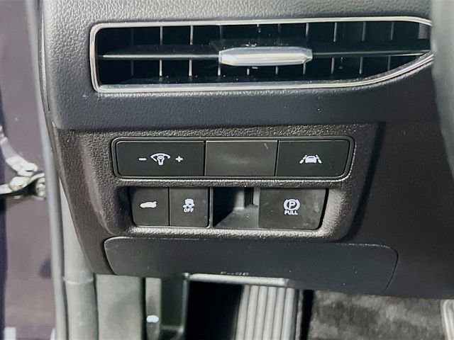 Used 2023 Hyundai Sonata Limited w/ Preferred Accessory Package image 12