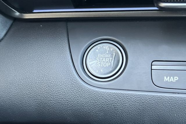 Used 2025 Hyundai Elantra SEL FWD image 27