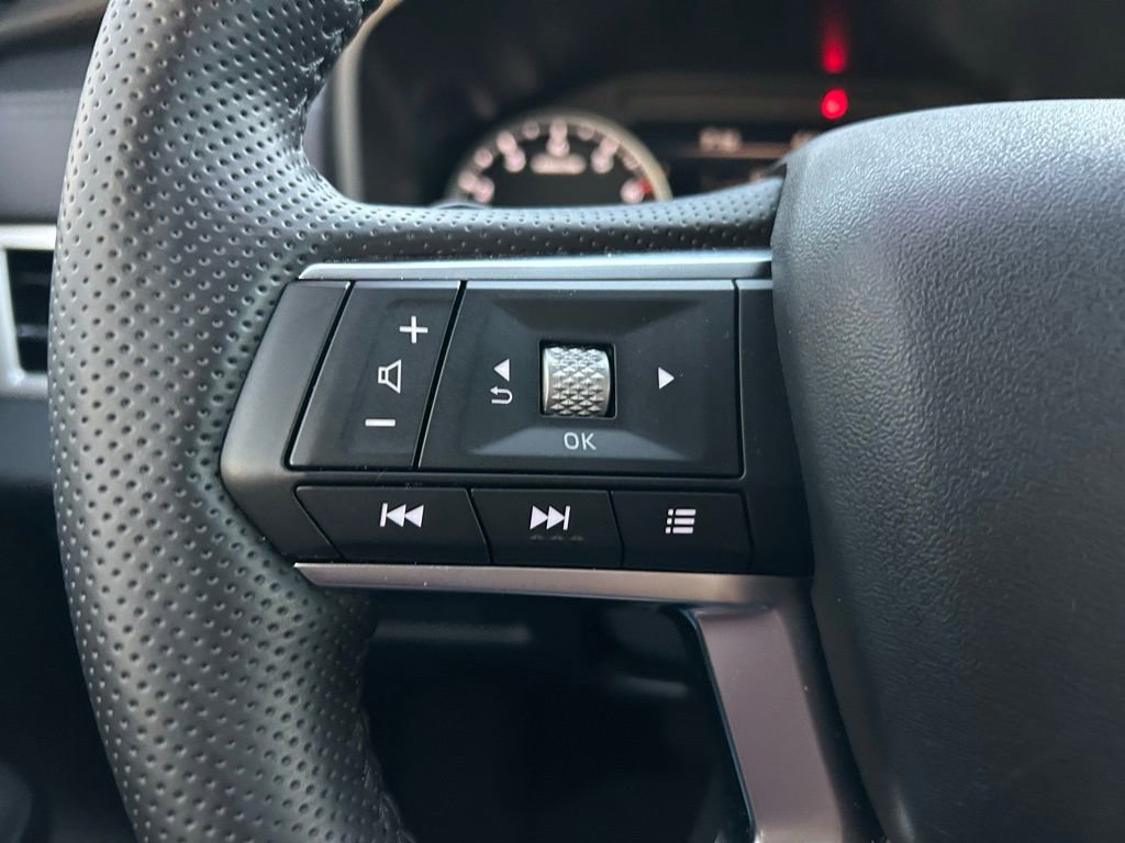 Used 2025 Mitsubishi Outlander SE image 20