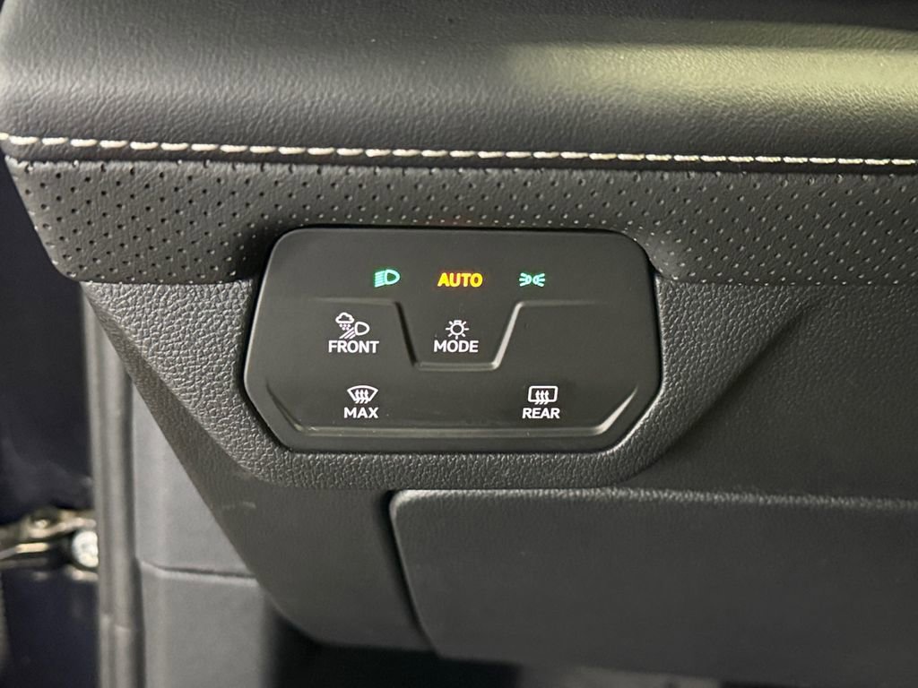 Used 2025 Volkswagen Atlas SE w/ Panoramic Sunroof Package image 19