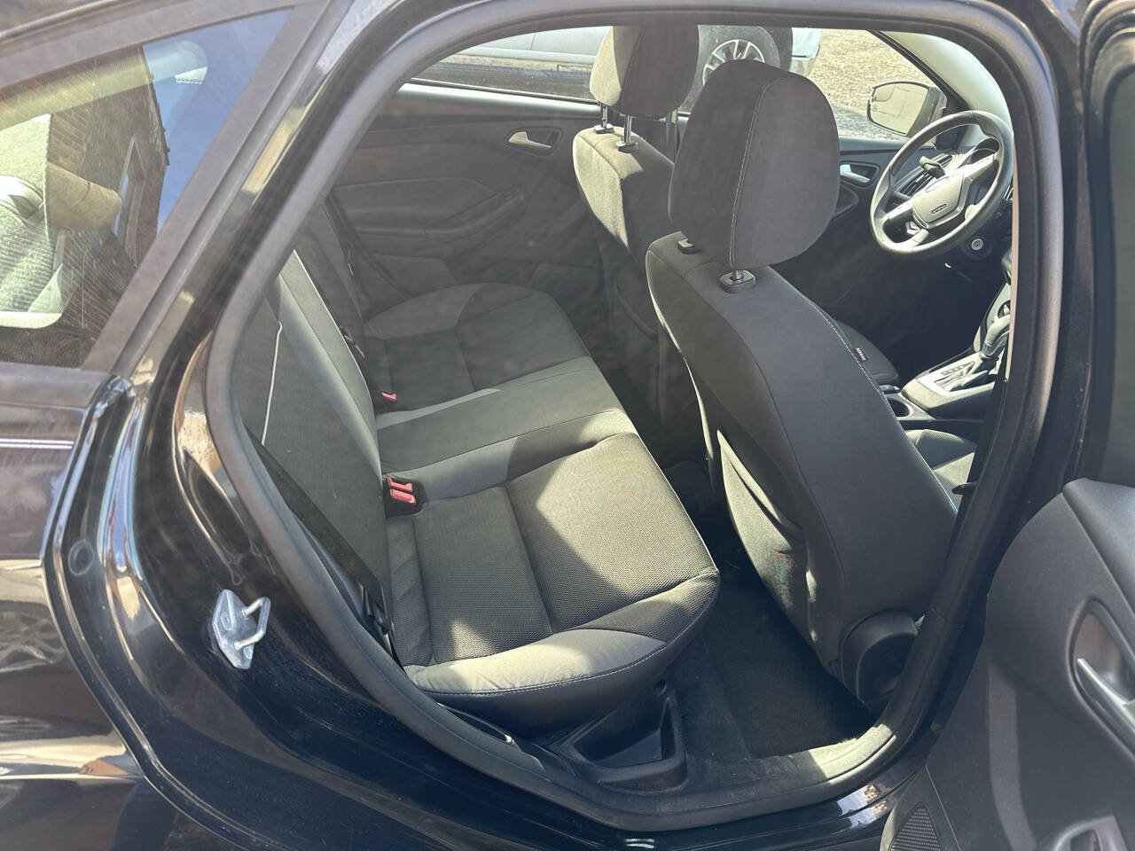 Used 2014 Ford Focus SE FWD image 8