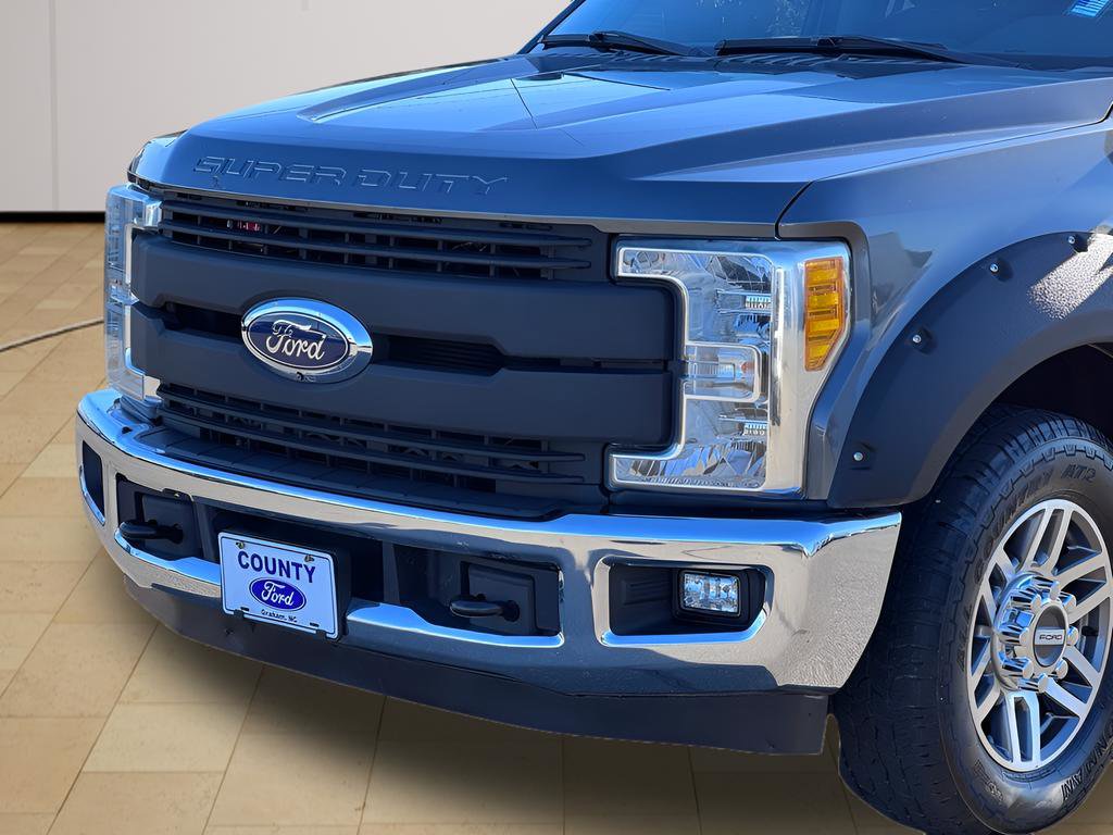 Used 2017 Ford F350 Lariat image 38