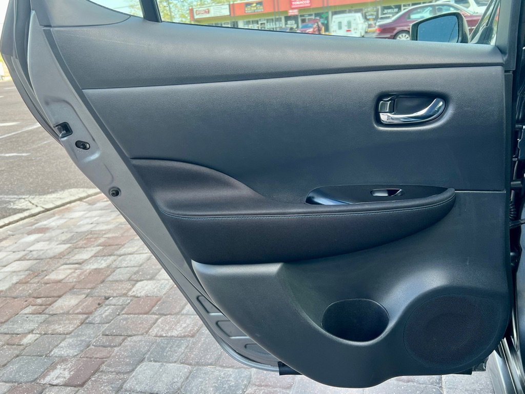 Used 2022 Nissan Leaf SV w/ SV Technology Package image 37