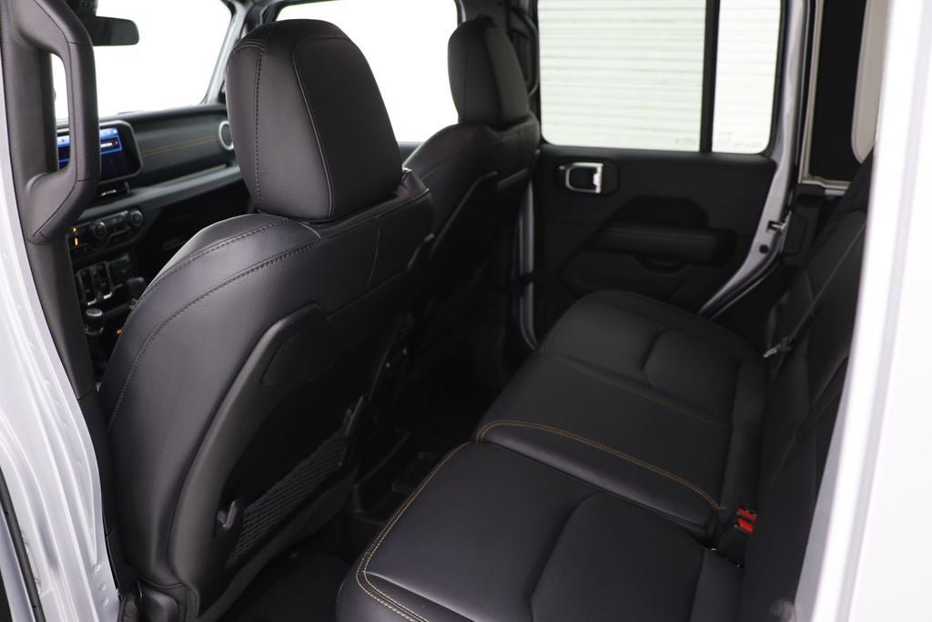 Used 2024 Jeep Wrangler Unlimited Sahara AWD/4WD image 11