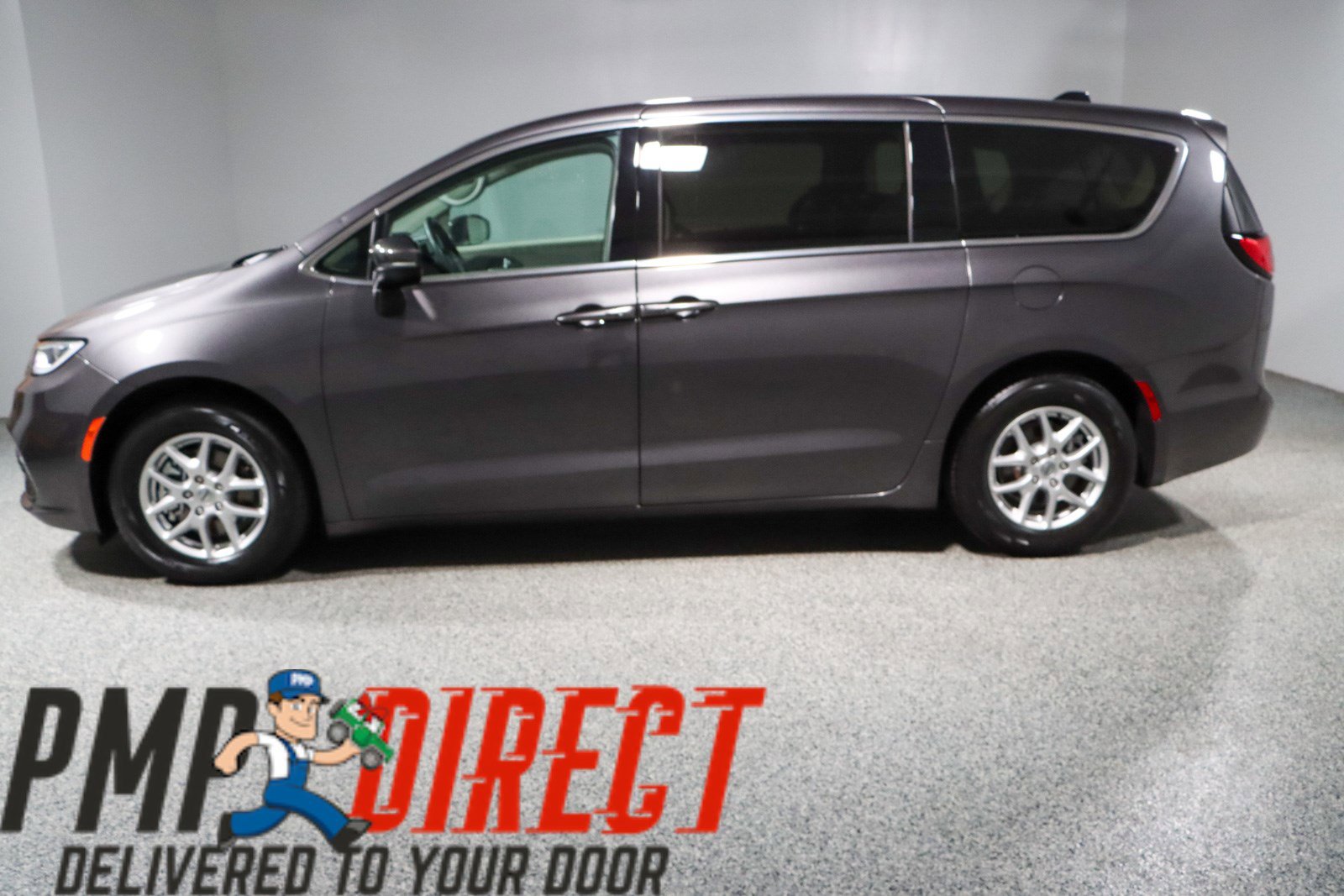 Used 2023 Chrysler Pacifica Touring-L image 10