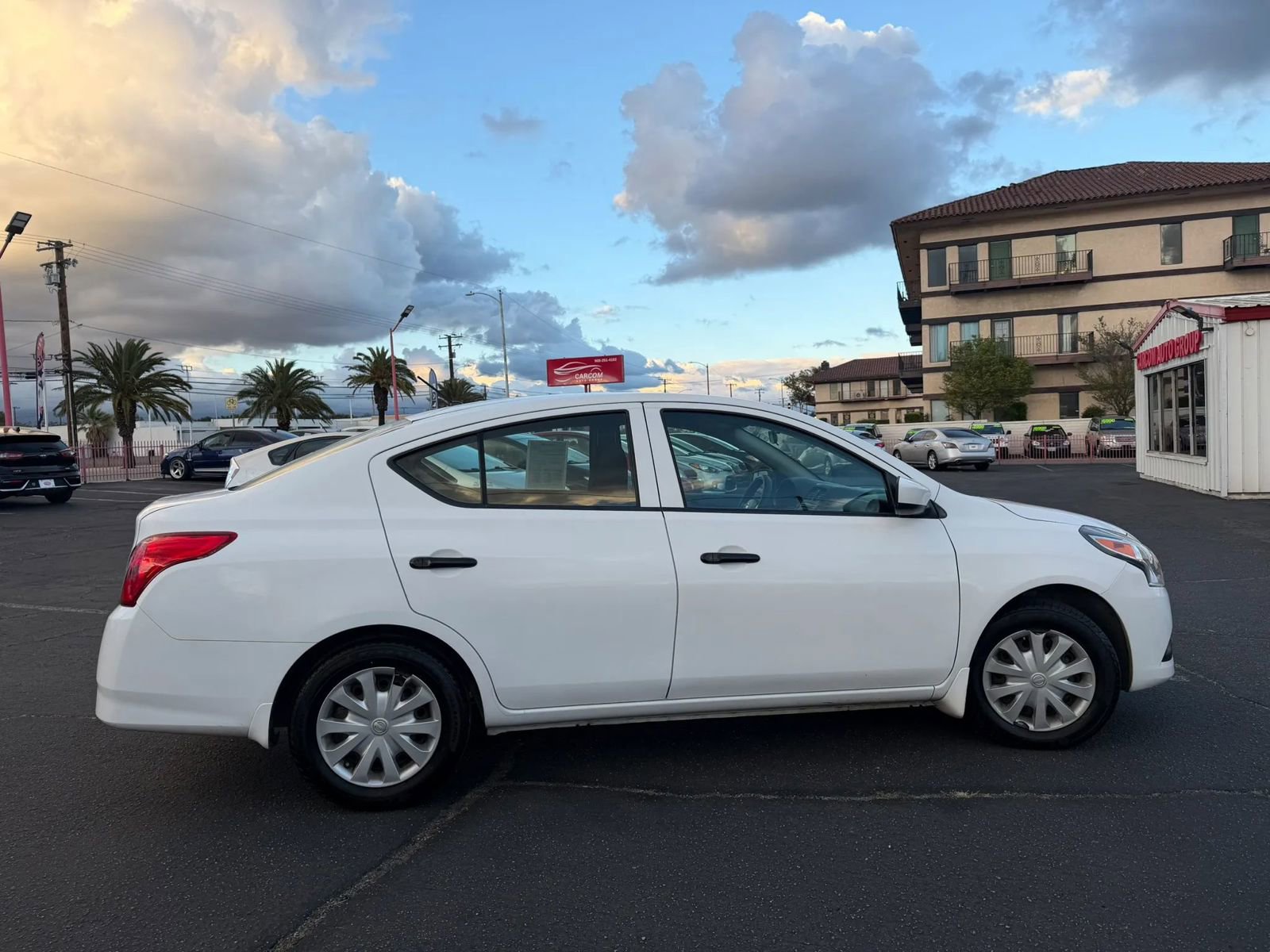 Used 2016 Nissan Versa S FWD image 9