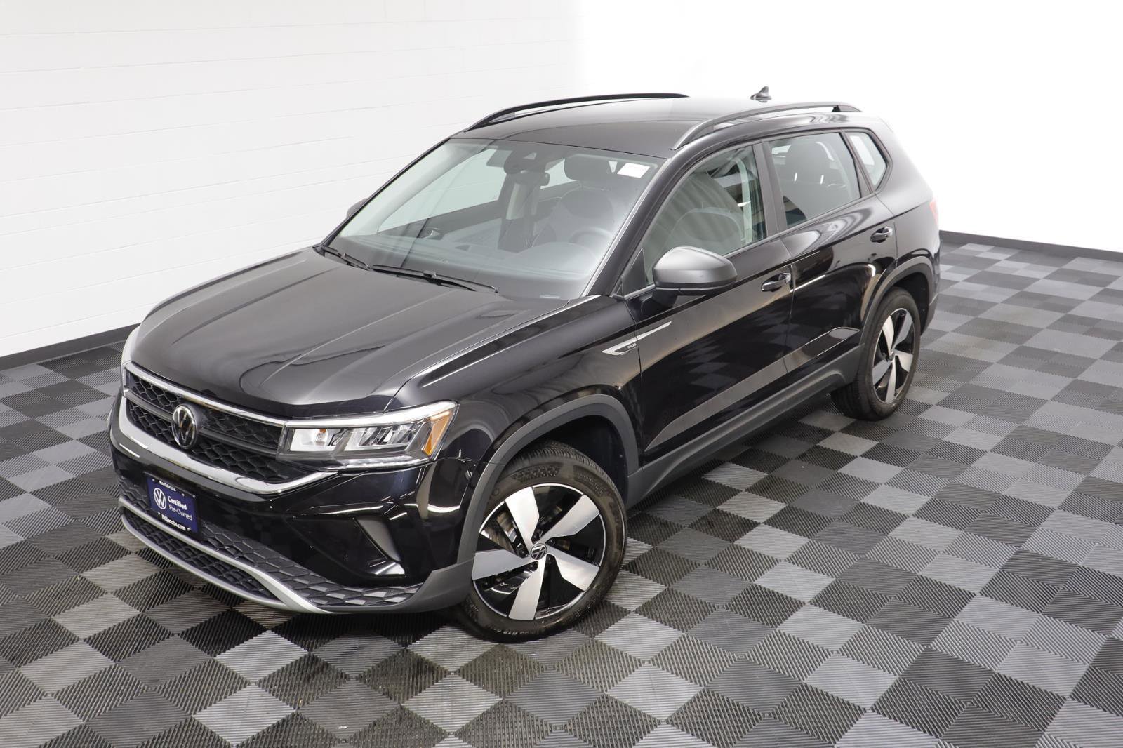 Certified 2024 Volkswagen Taos S image 2