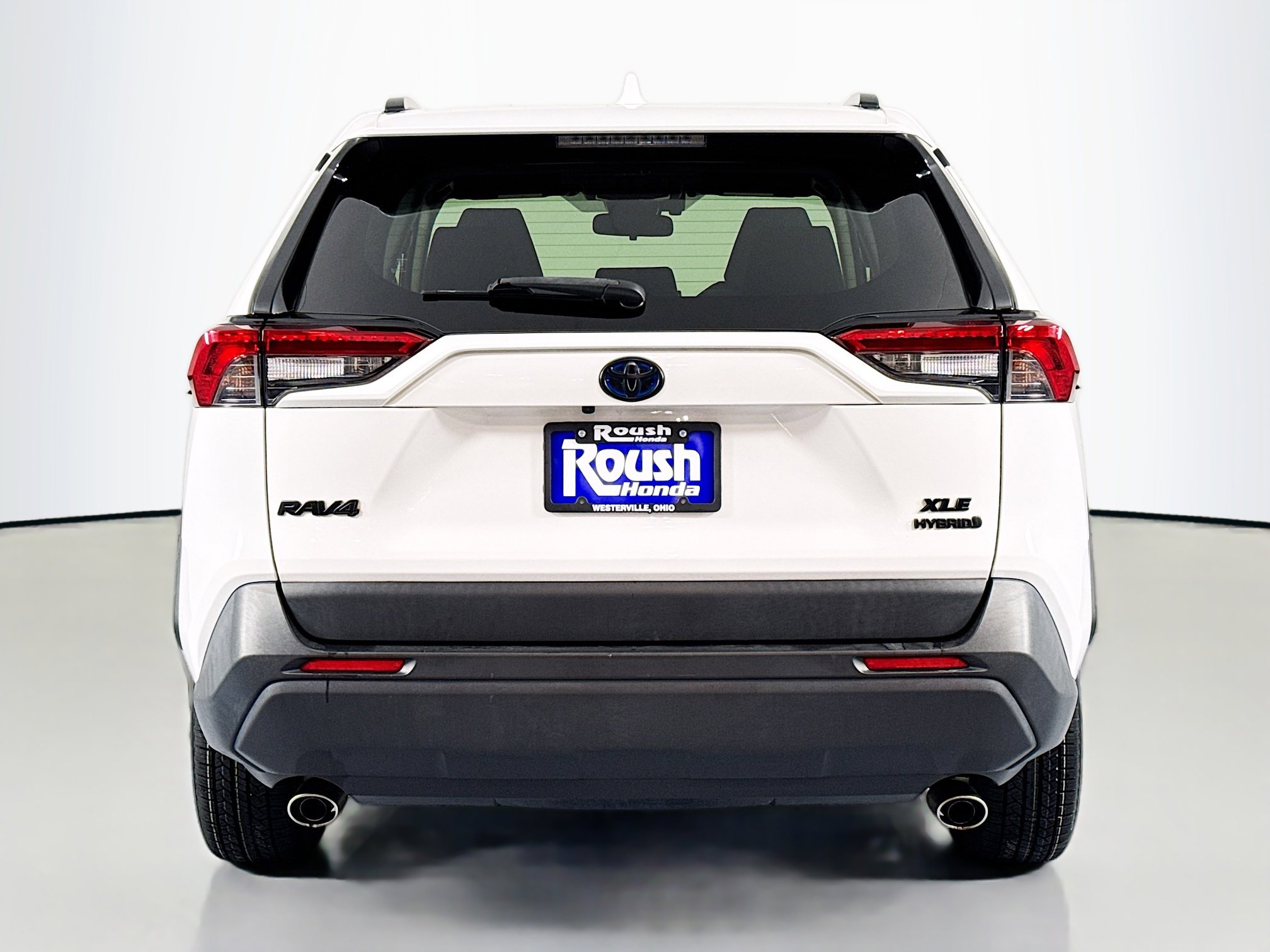 Used 2020 Toyota RAV4 XLE image 6