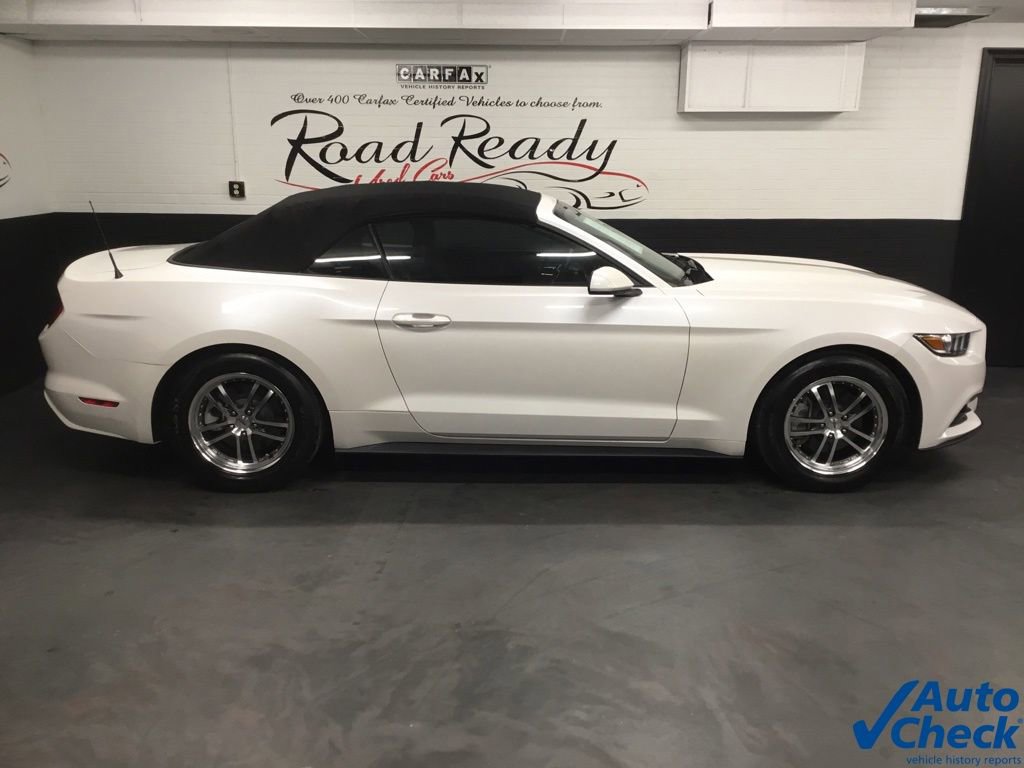 Used 2017 Ford Mustang Convertible image 12