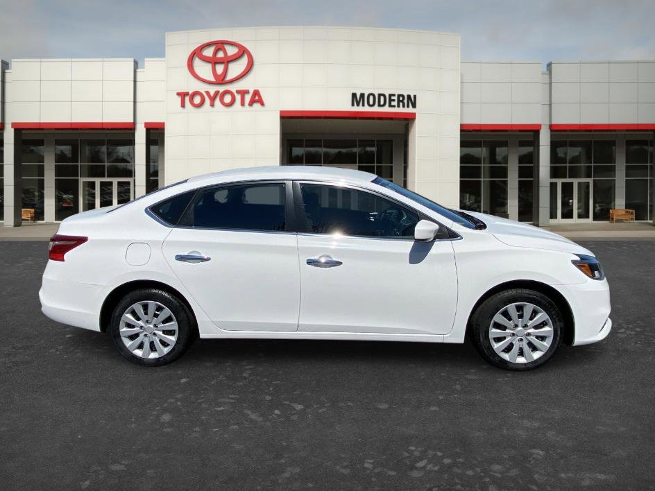 Used 2017 Nissan Sentra SV image 4