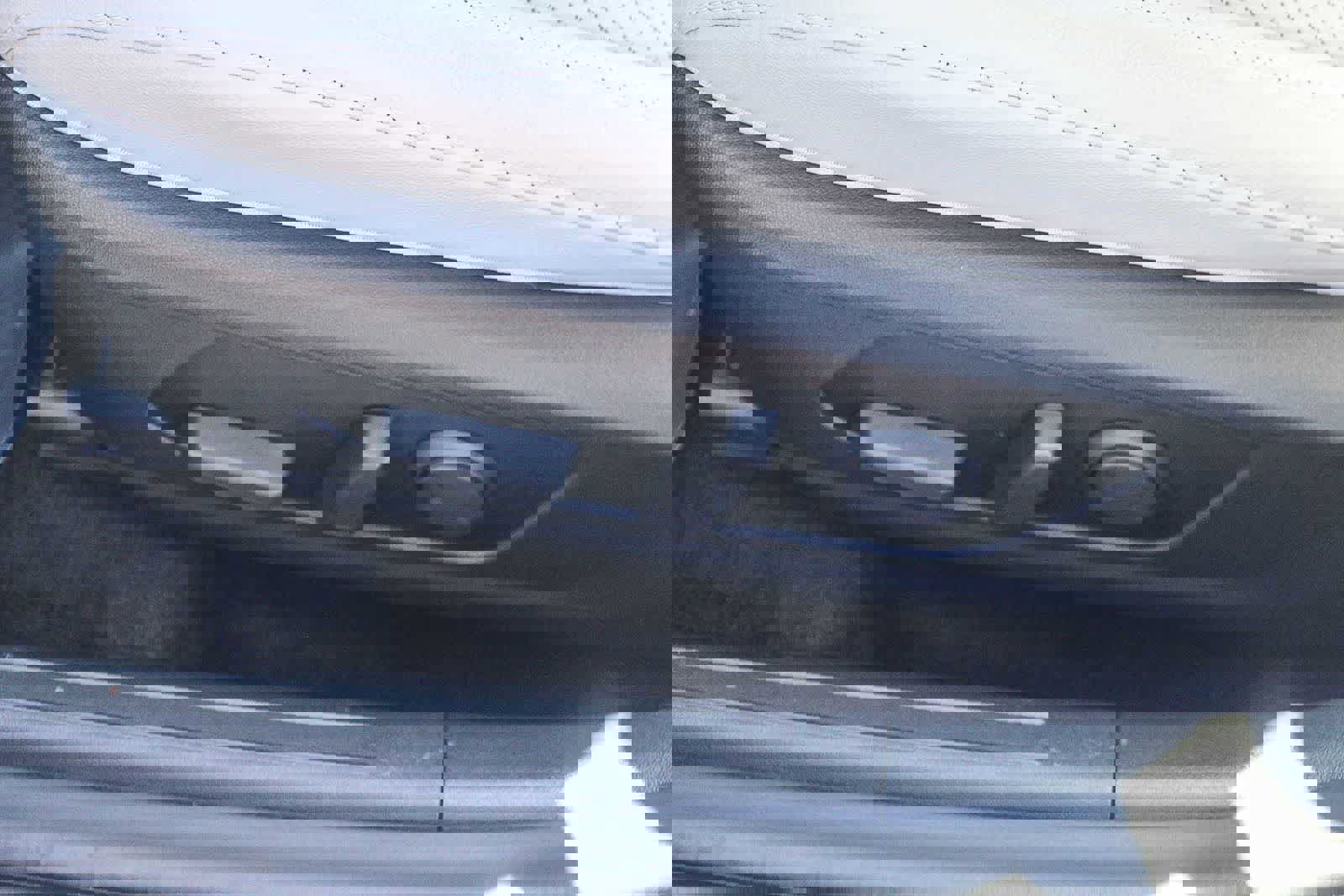 Used 2025 Hyundai Elantra Limited image 28