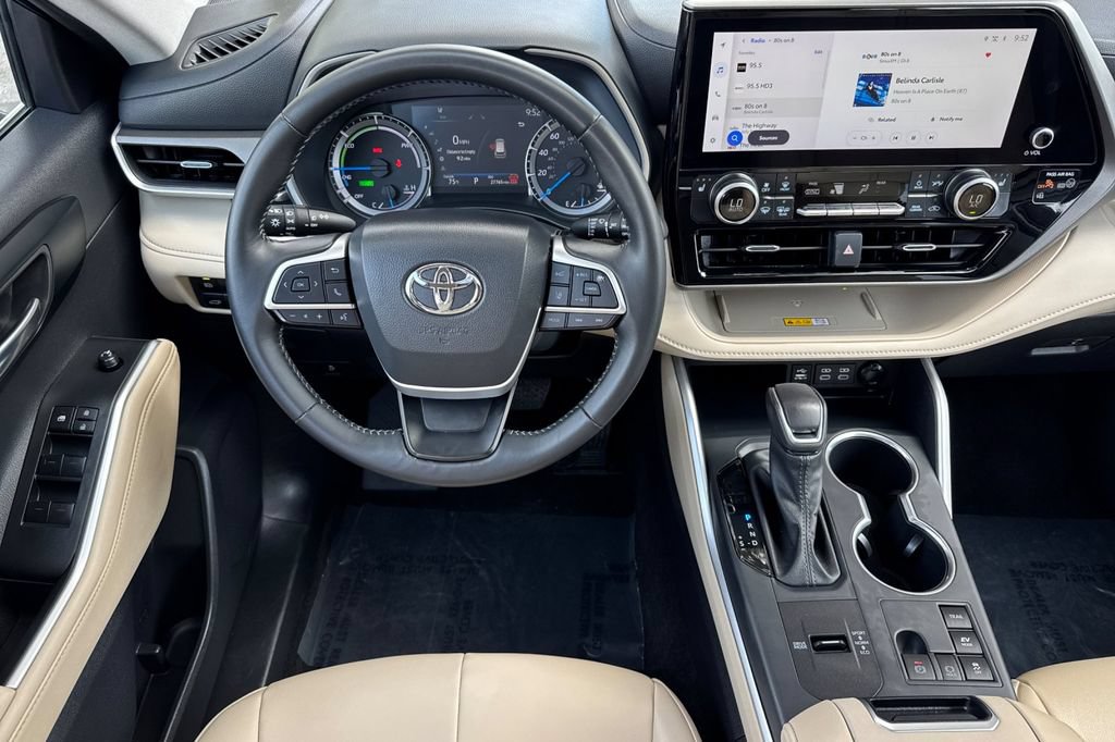 Certified 2025 Toyota Highlander XLE AWD/4WD image 13