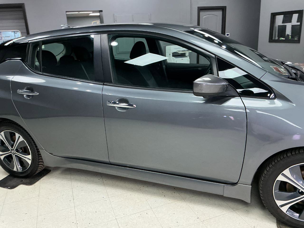 Used 2020 Nissan Leaf SV w/ SV Technology Package image 32