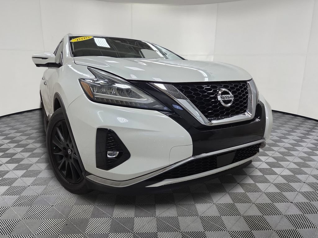 Used 2020 Nissan Murano SL w/ Moonroof Package AWD/4WD image 2