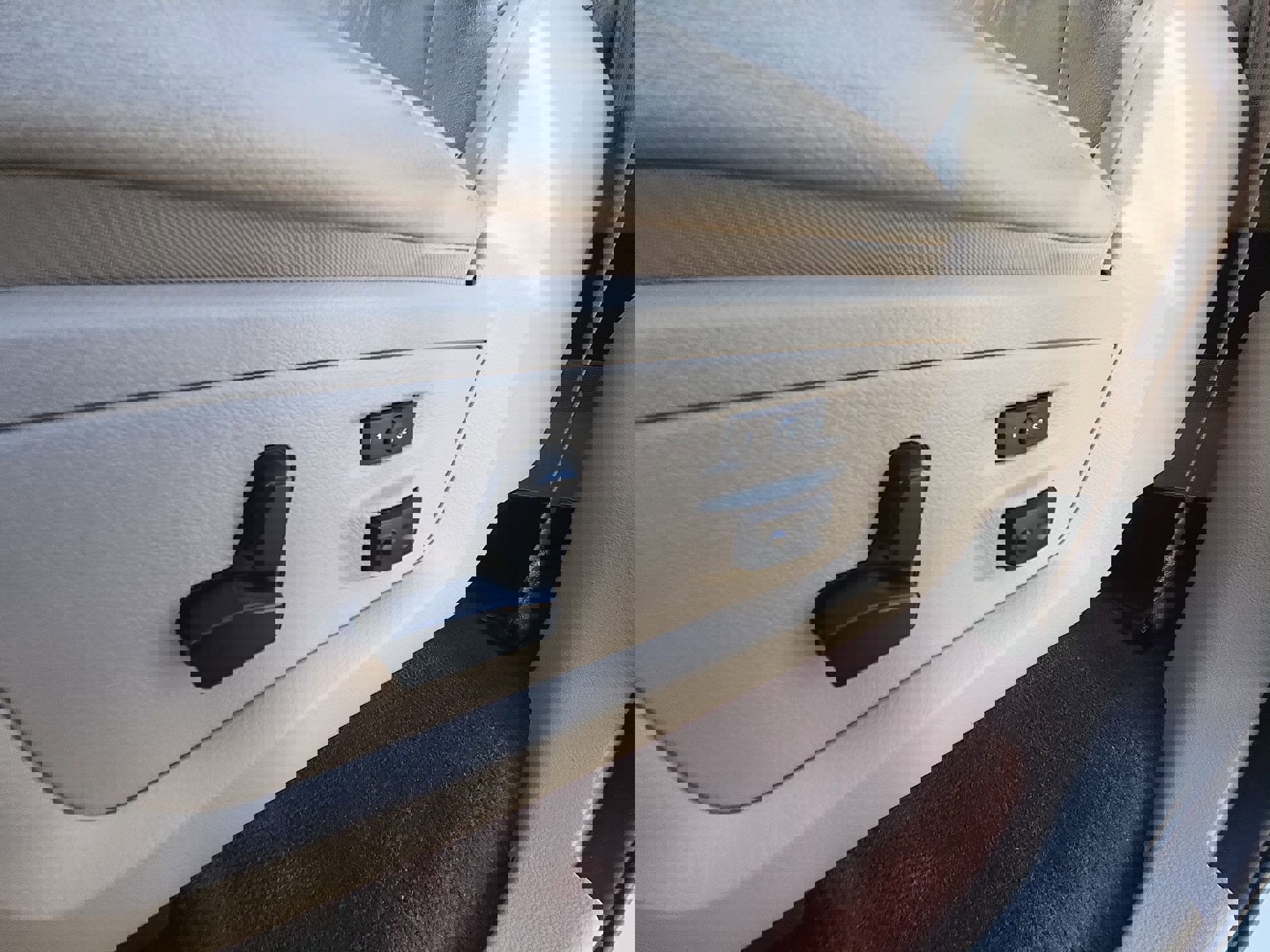 Certified 2018 RAM 1500 Laramie w/ Convenience Group image 14