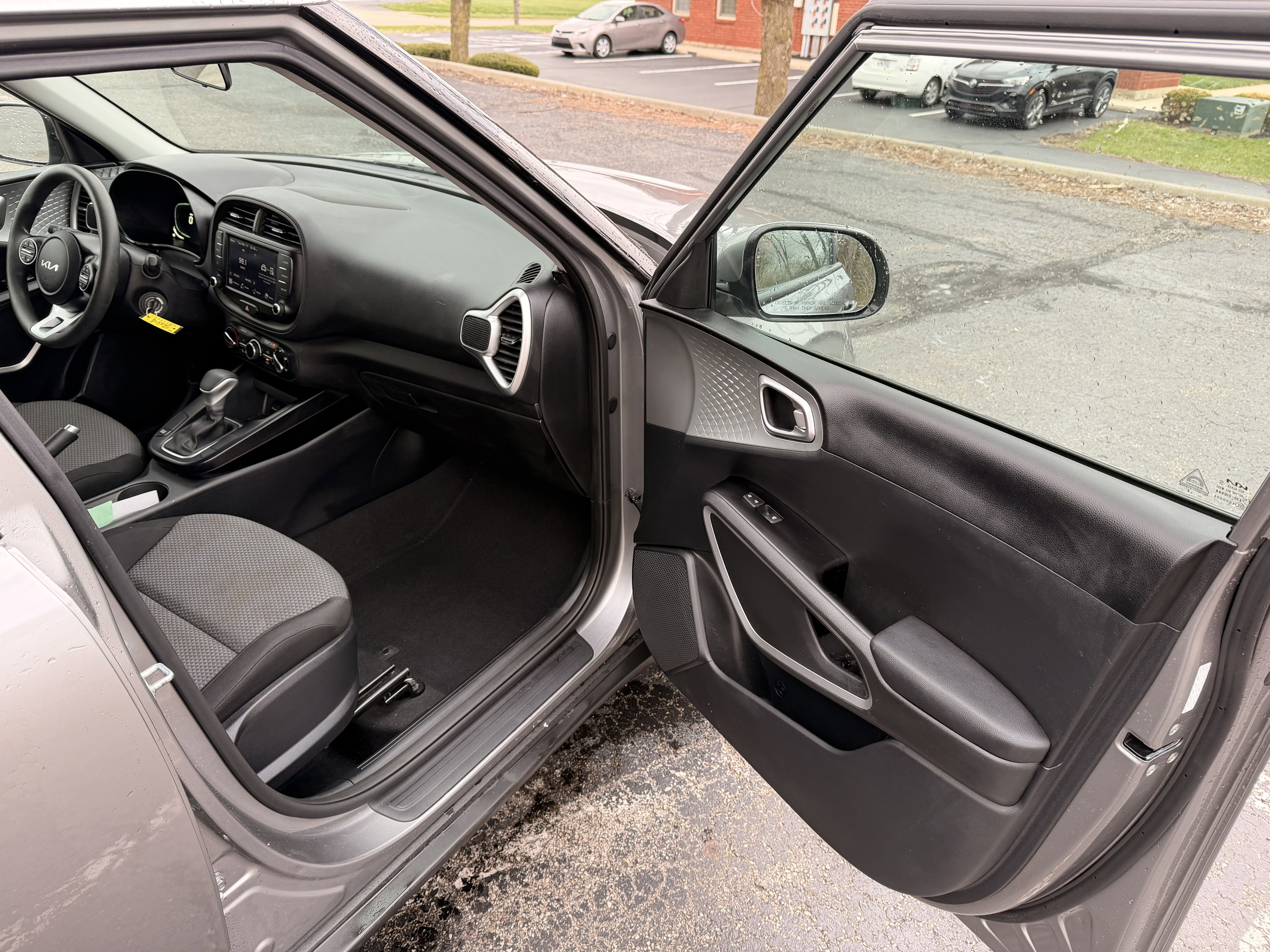 Used 2023 Kia Soul LX image 14