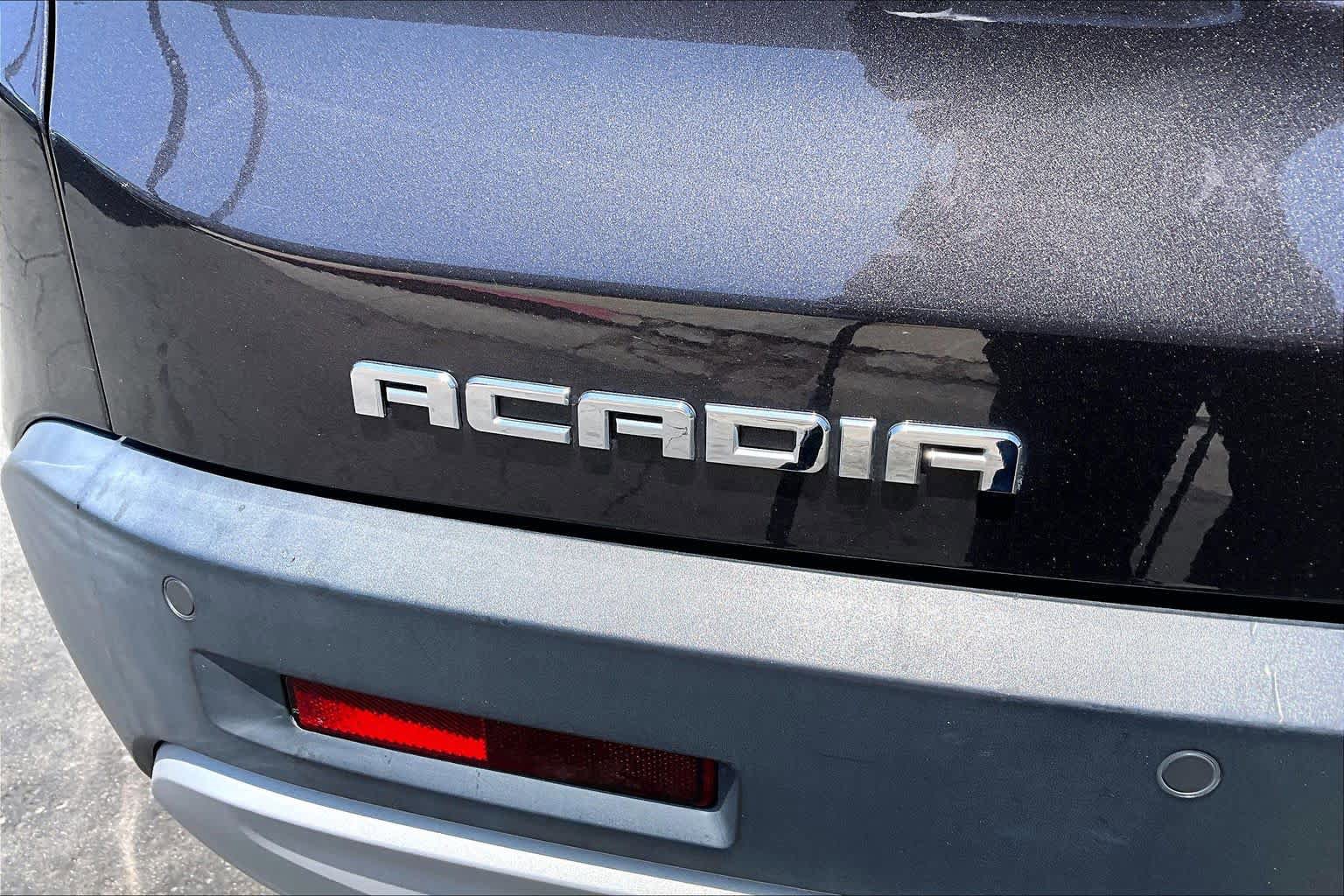 Used 2018 GMC Acadia SLT FWD image 9