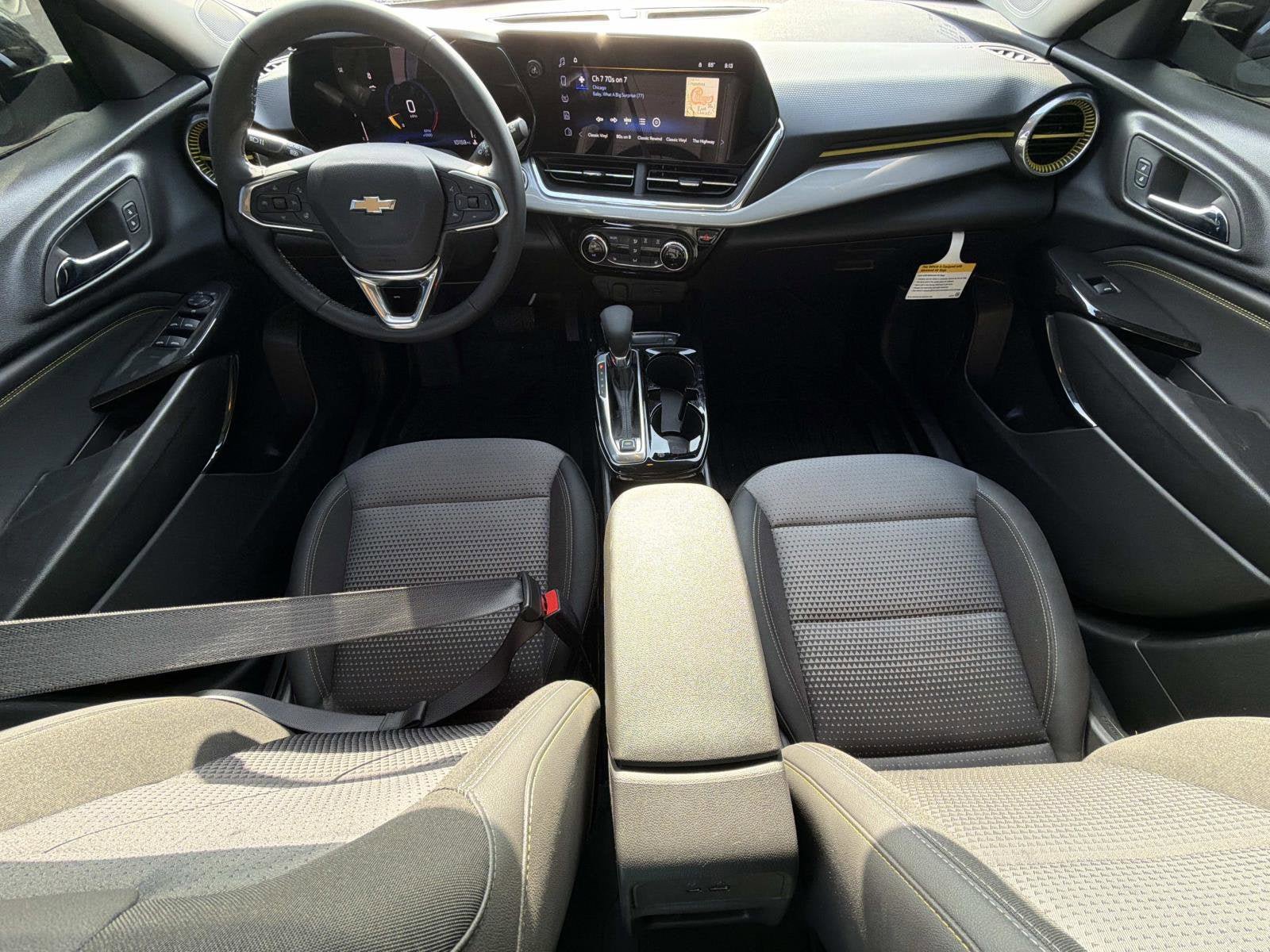 Certified 2025 Chevrolet Trax LT w/ Driver Confidence Package image 2