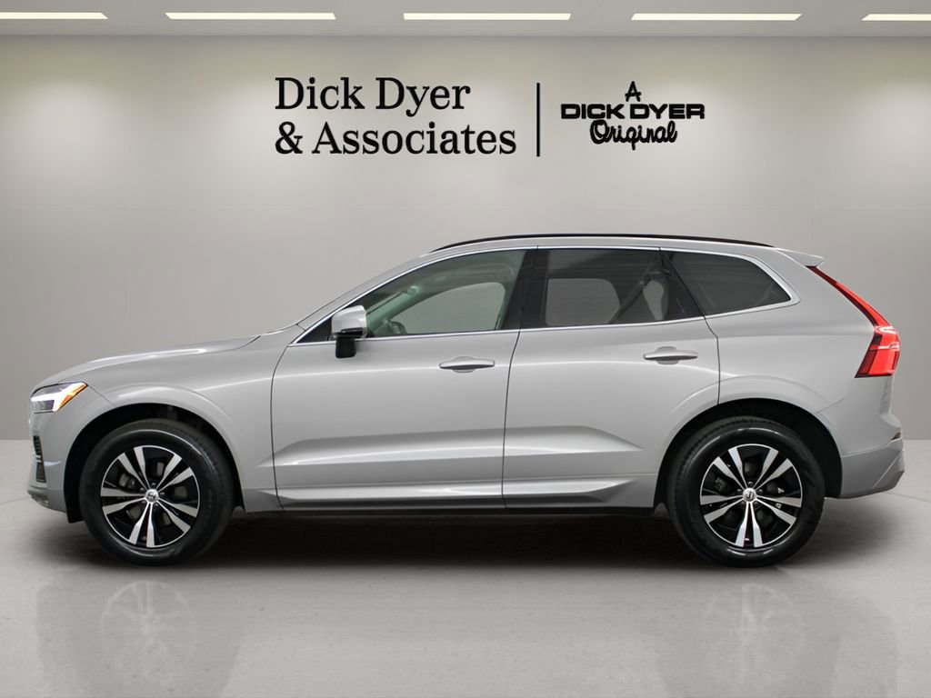 Used 2023 Volvo XC60 B5 Core w/ Climate Package AWD/4WD image 5