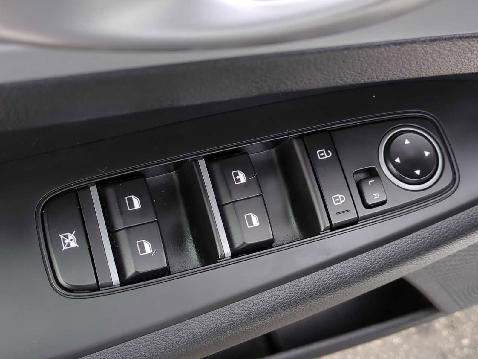 Used 2023 Kia Forte LX image 11