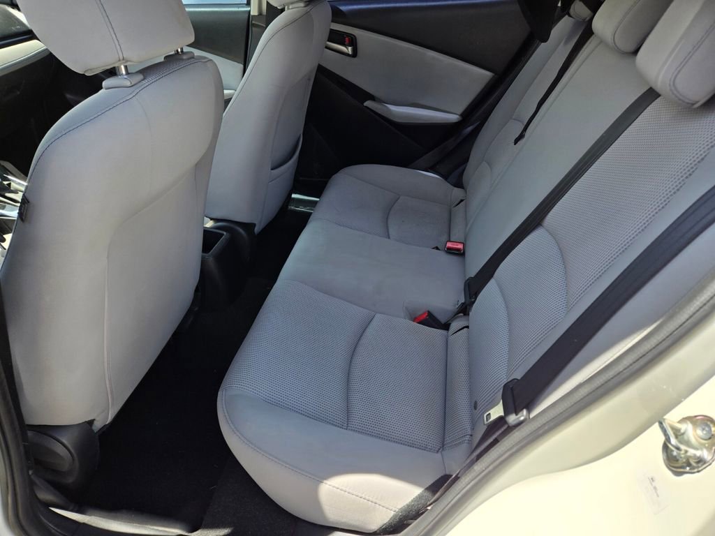 Used 2019 Toyota Yaris LE FWD image 6