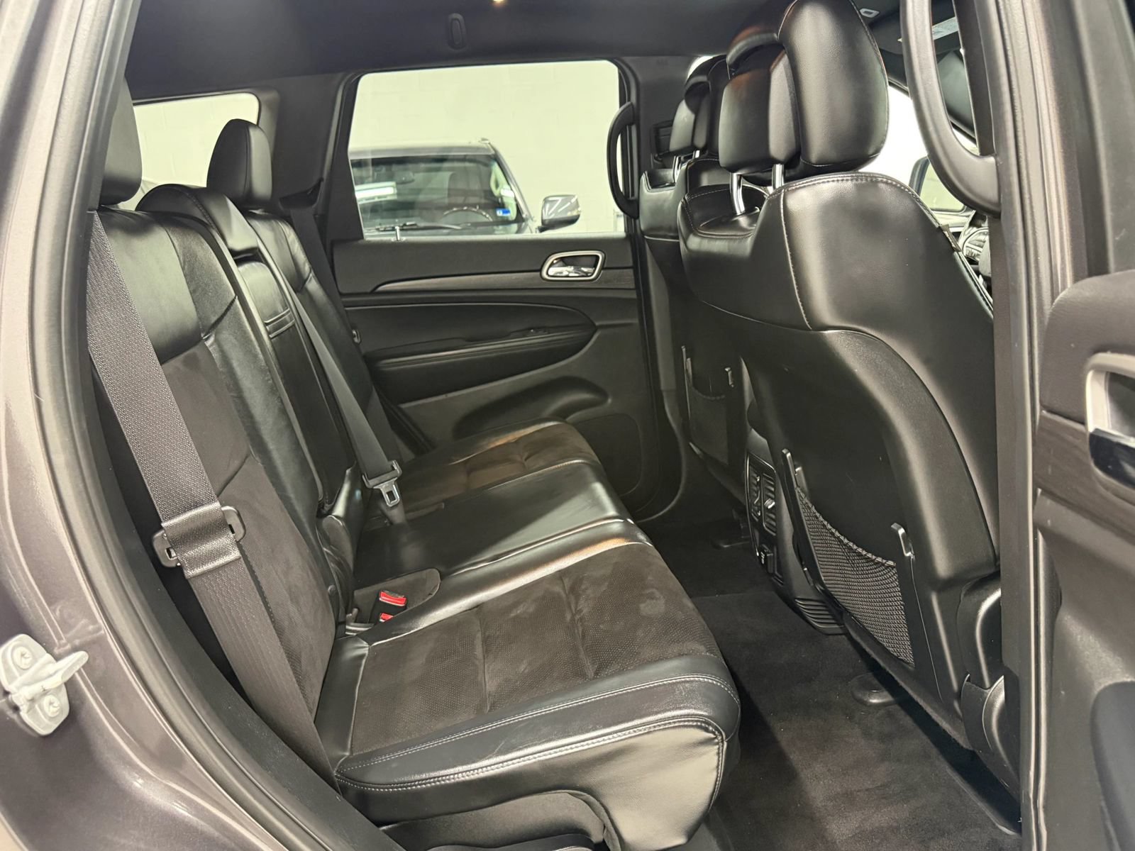 Used 2018 Jeep Grand Cherokee Altitude AWD/4WD image 23