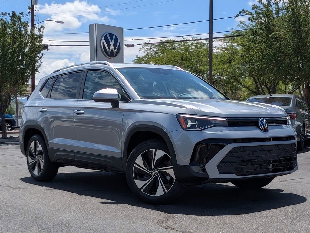 New 2025 Volkswagen Taos SE