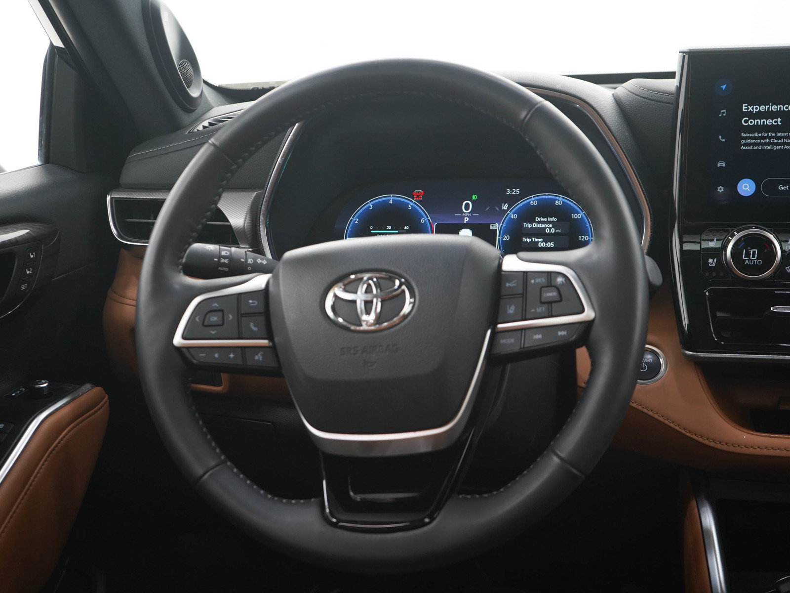 Used 2025 Toyota Highlander Platinum AWD/4WD image 19