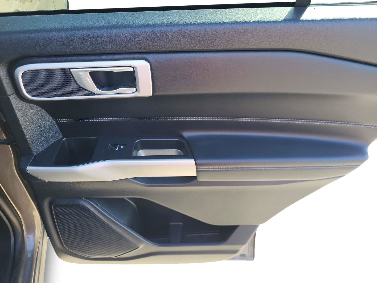 Used 2021 Ford Explorer XLT w/ Equipment Group 202A image 23