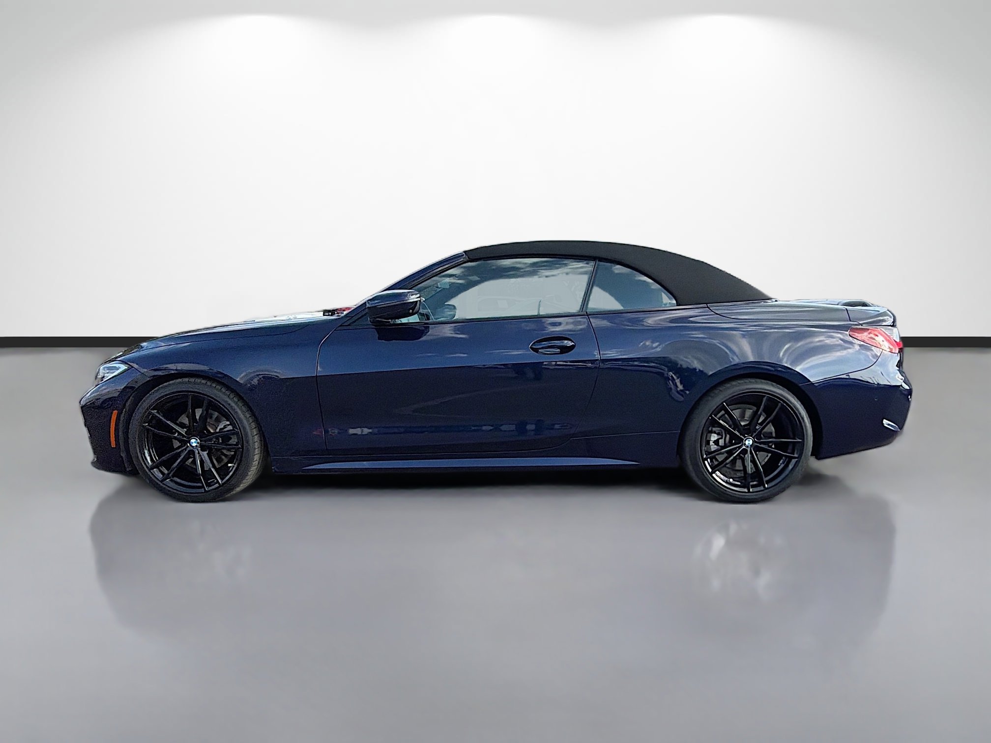Used 2024 BMW 430i Convertible w/ M Sport Package image 6