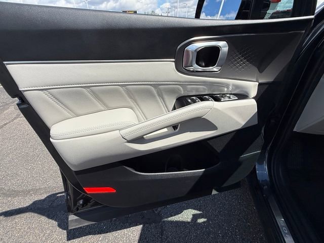 Used 2023 Kia Sorento SX AWD/4WD image 13
