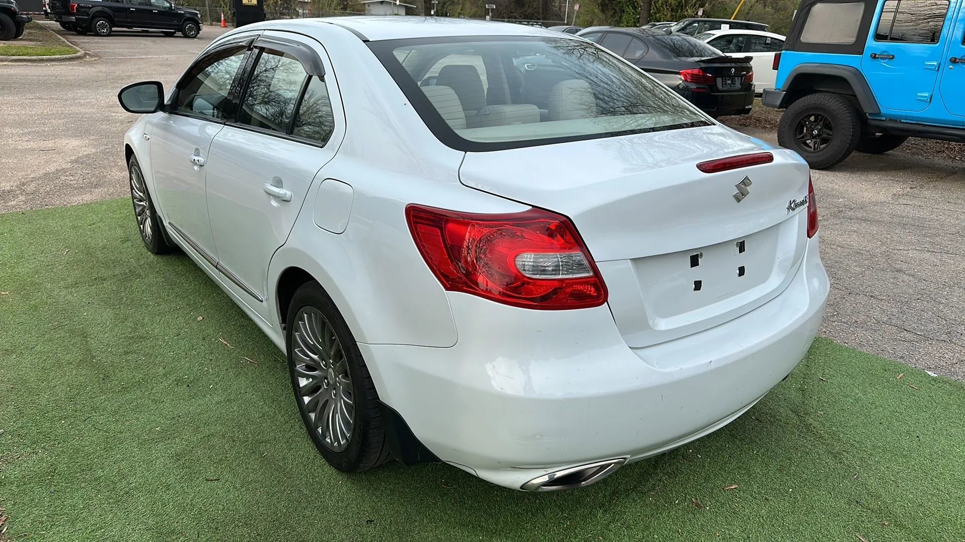 Used 2012 Suzuki Kizashi SE image 6