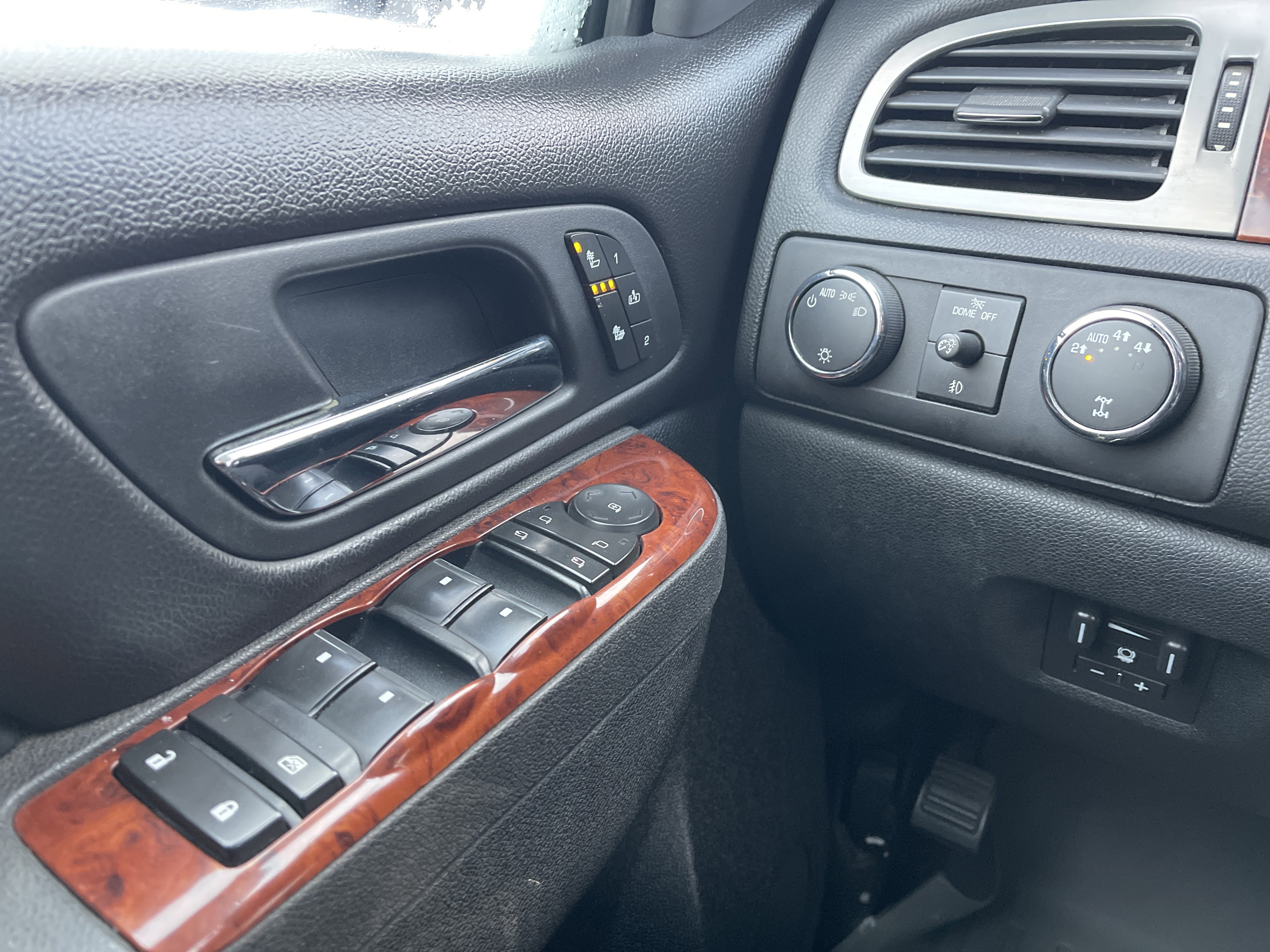 Used 2011 GMC Yukon SLT image 17