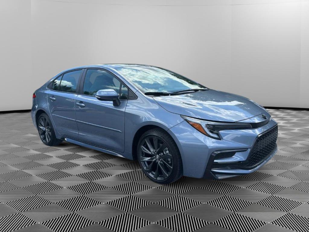 Used 2026 Toyota Corolla SE FWD image 2