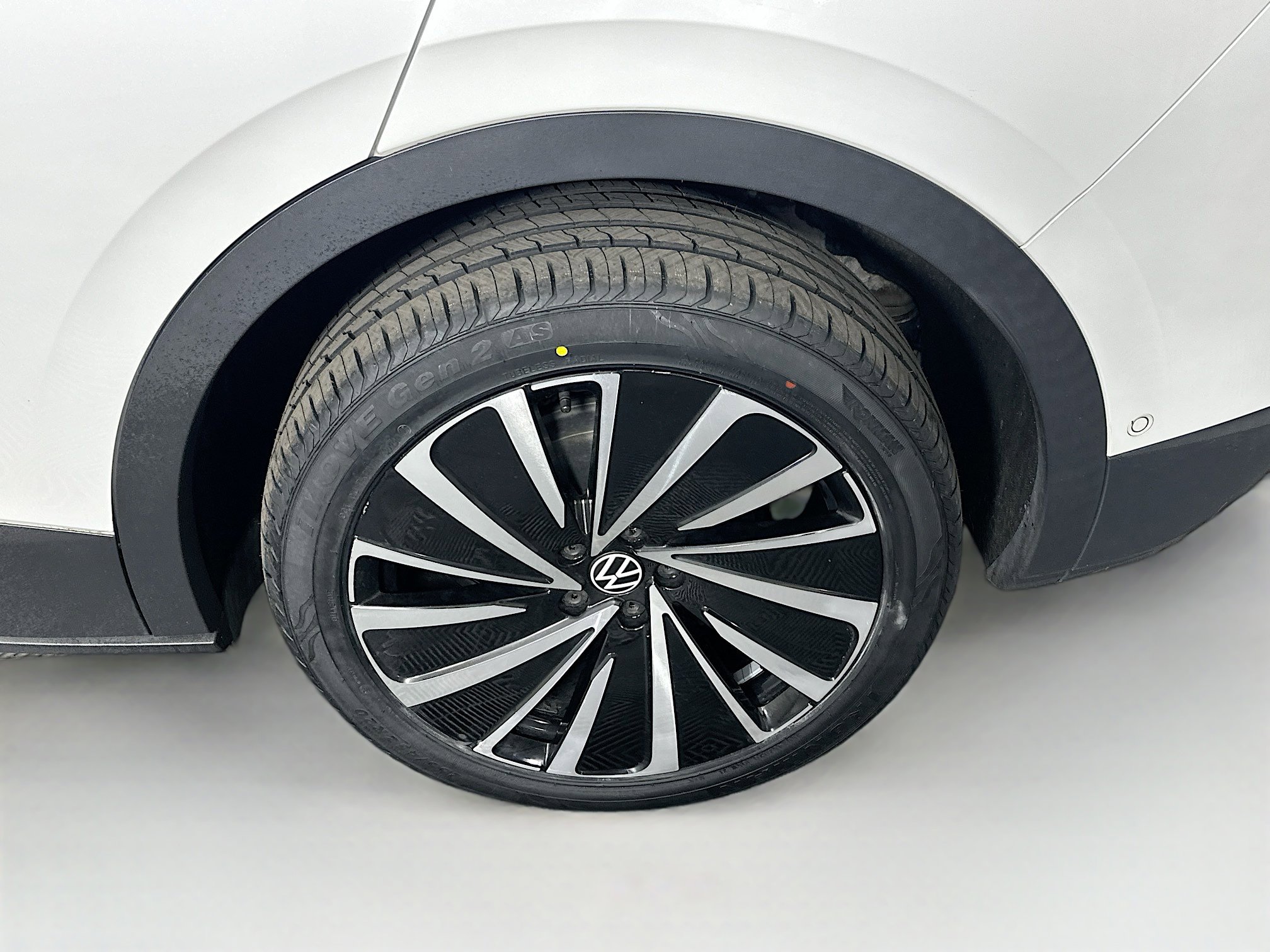Used 2023 Volkswagen ID.4 Pro S Plus AWD/4WD image 11