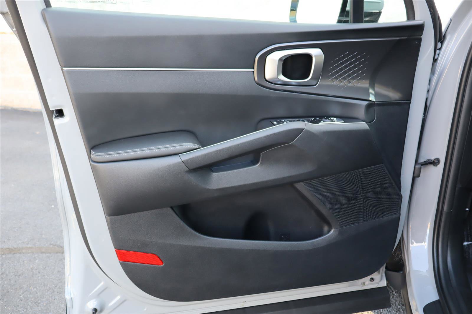 Certified 2026 Kia Sorento S w/ S Panoramic Sunroof Package image 13