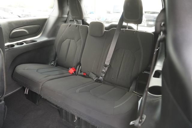 Used 2019 Chrysler Pacifica Touring Plus w/ S Appearance Package FWD image 14